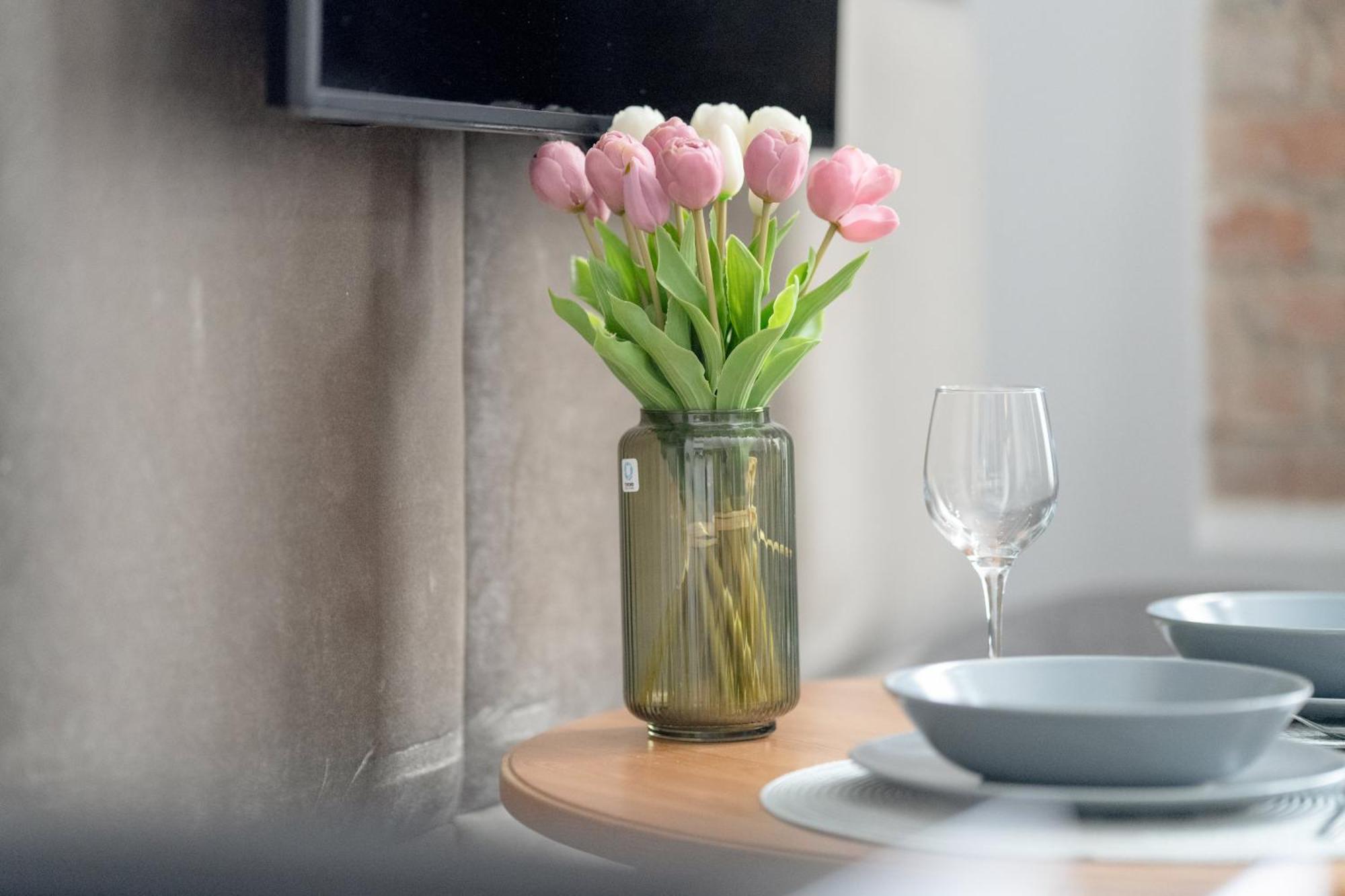 Przytulne Studia Very Berry W Poznaniu Blisko Parku By Noclegi Renters Eksteriør billede