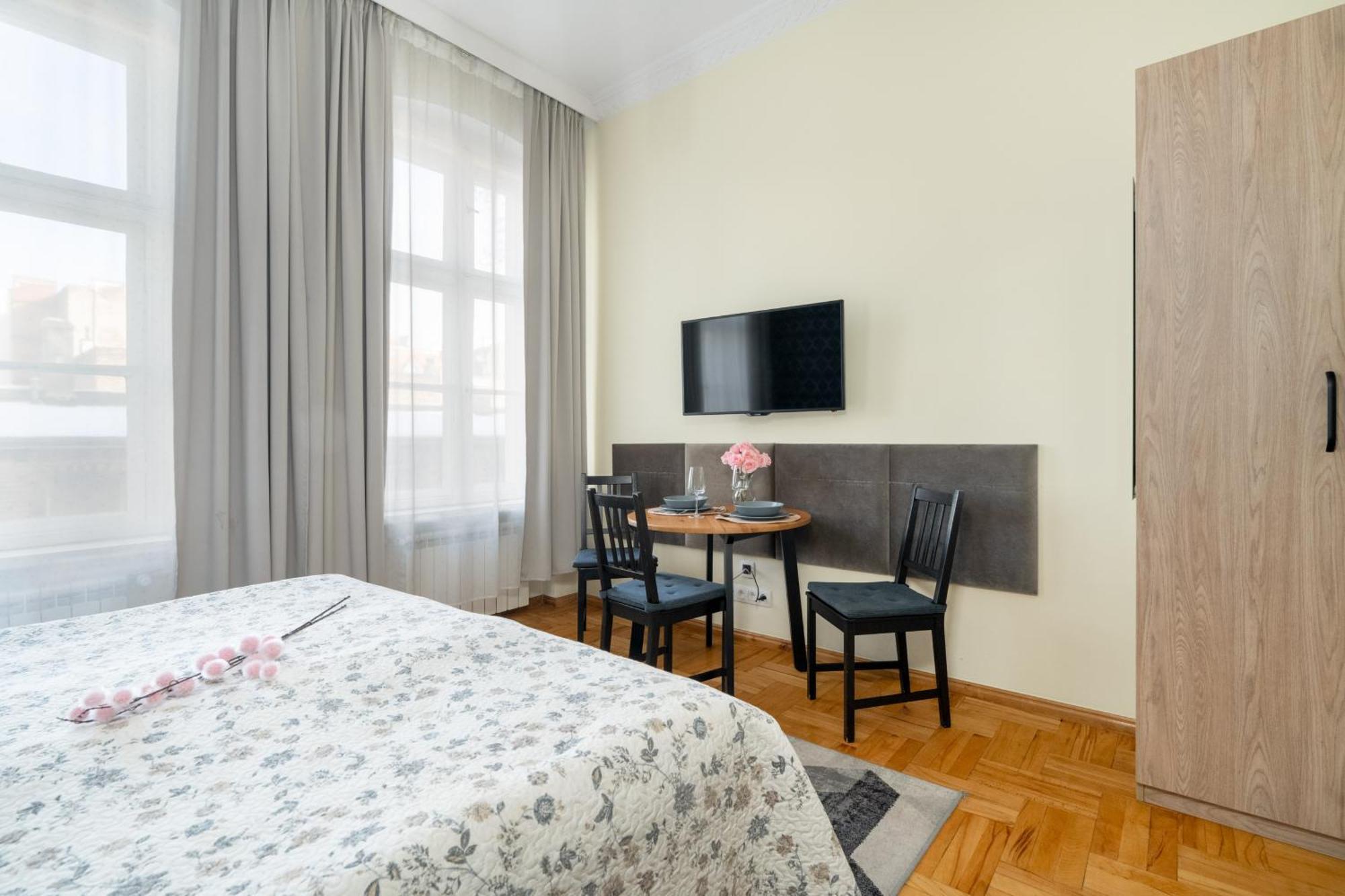 Przytulne Studia Very Berry W Poznaniu Blisko Parku By Noclegi Renters Eksteriør billede